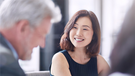 Ένας άντρας και μια γυναίκα στα υποστηρικτικά τμήματα