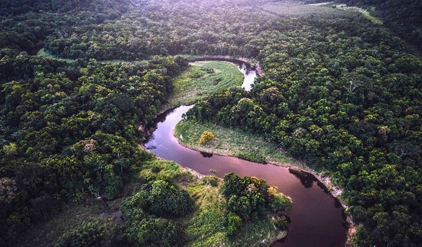 Εικόνα τοπίου από ψηλά που συμβολίζει την διαφορετικότητα και στην συμπερίληψη